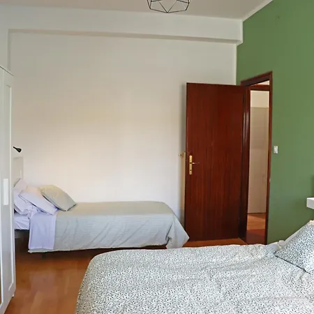 Bolo - 6 People, 2 Bedrooms, Near The Train Station アパート ボローニャ